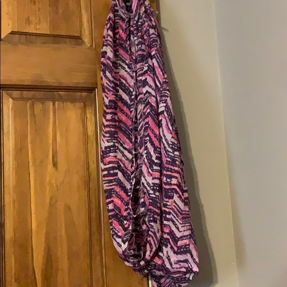 American Eagle light weight scarf - Picture 3 of 7